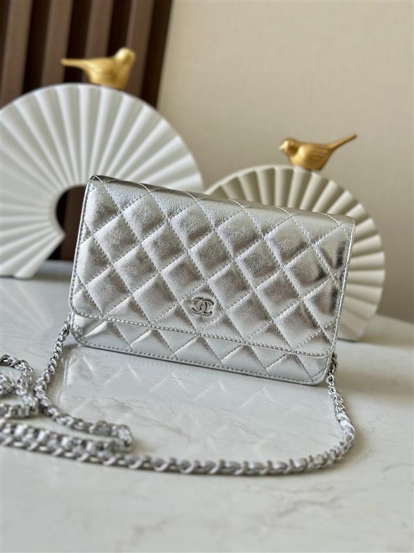 2026127215432379 570